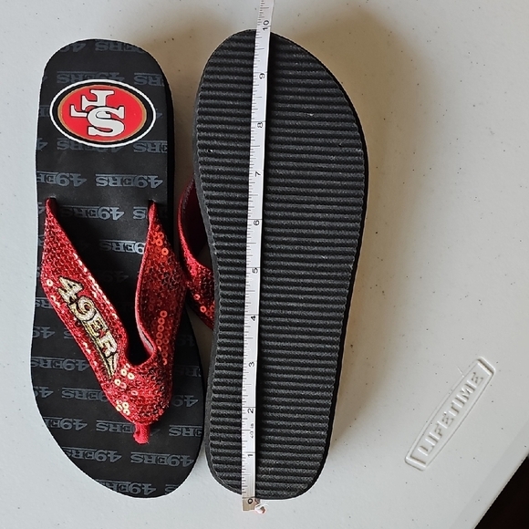 NWOT San Francisco 49ers Vibrant Red Women Sequin Flip-Flops - Picture 6 of 6